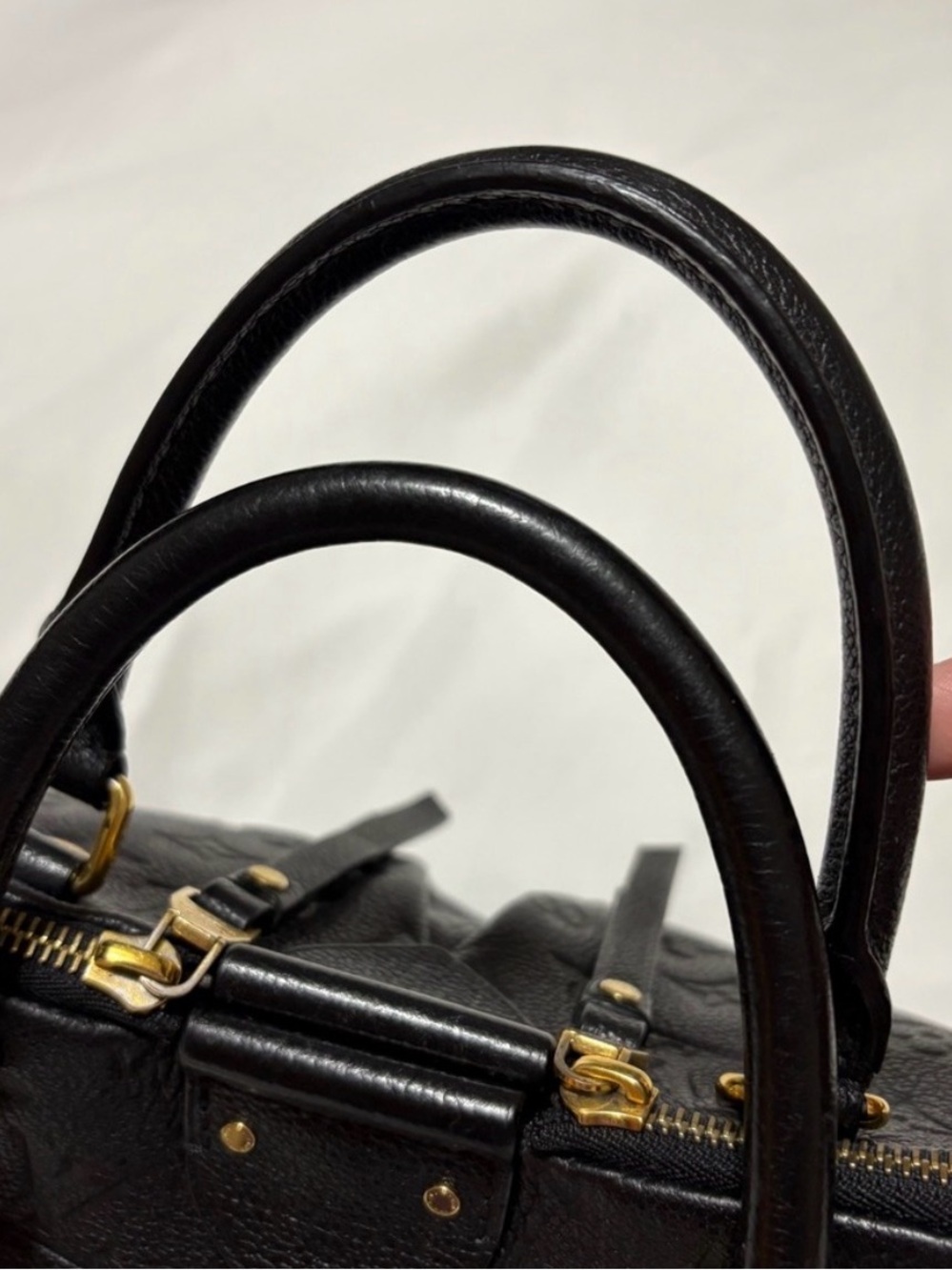 Louis Vuitton Mazarine Black Leather Handbag - Picture 4 of 16